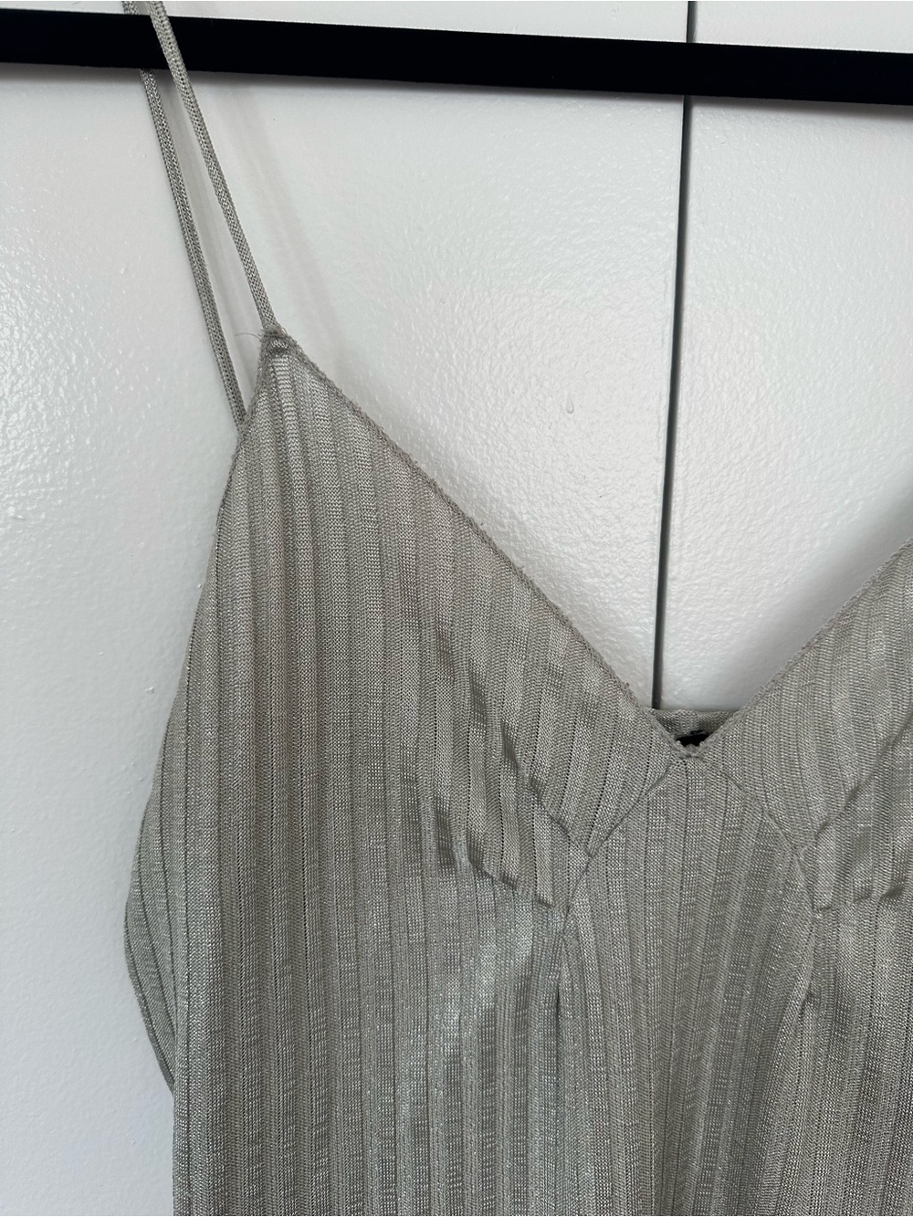 Silver Ribbed V-Neck Cami Top - Picture 3 of 5